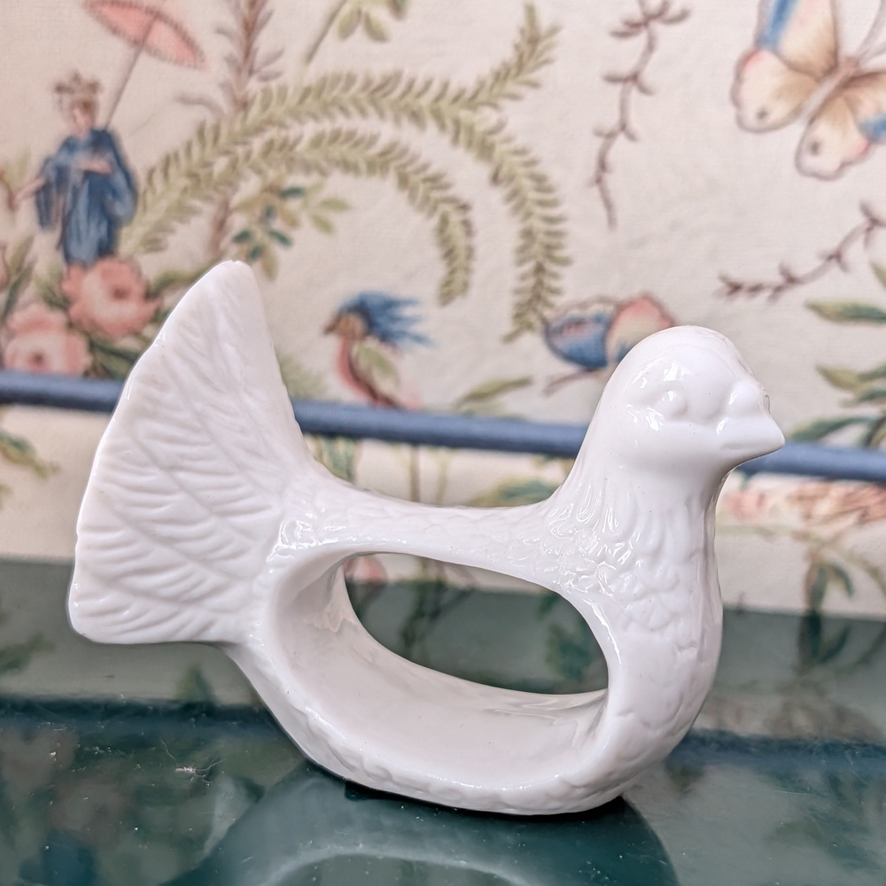 Abbott Chicken Napkin Rings - Picture 3 of 12
